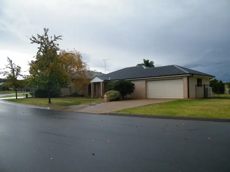 13 Dussin Street, Griffith NSW 2680