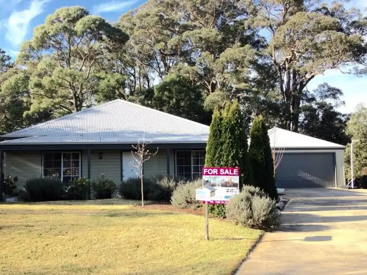 8 Robbie Burns Place, Bundanoon NSW 2578