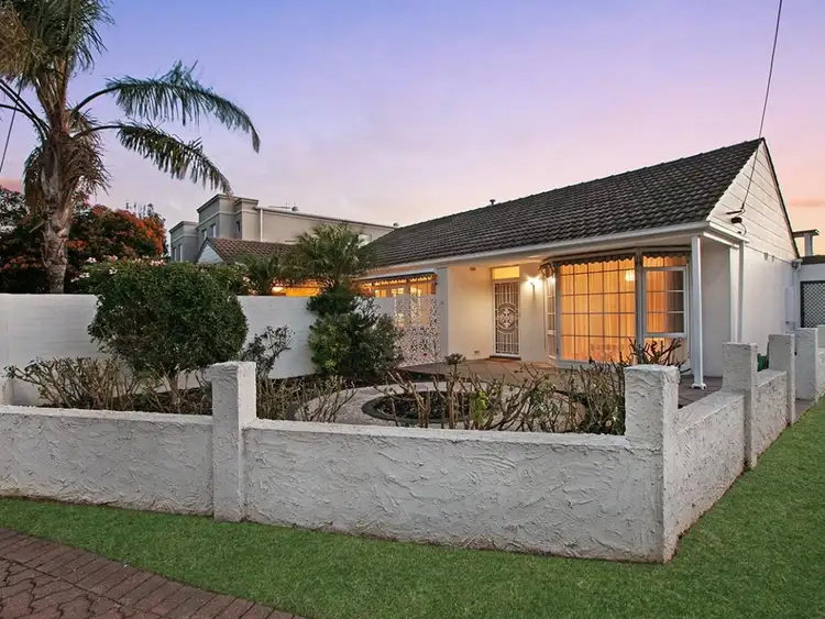 81 Wright Street, Henley Beach SA 5022
