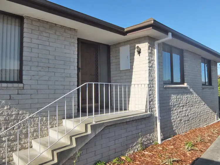 8 Ronnie Street, Rose Bay TAS 7015