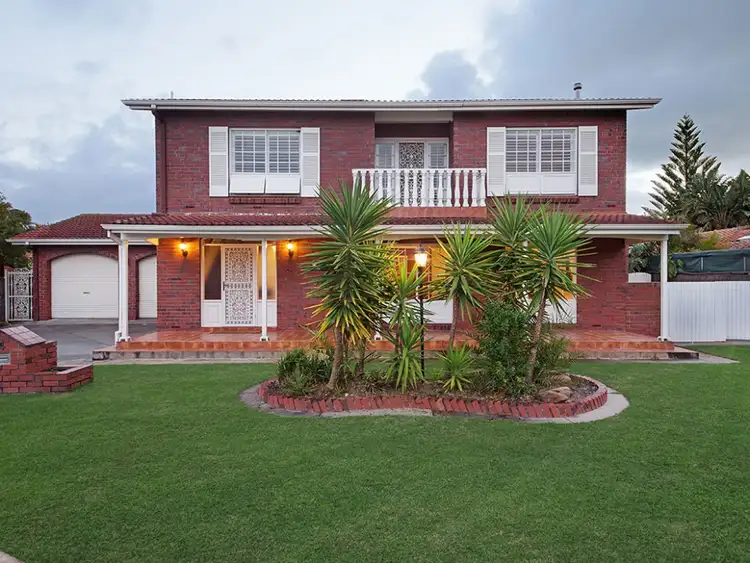 4 Lakeside Court, Tennyson SA 5022