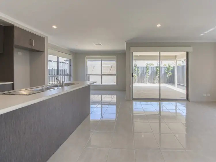 Sixth view of Homely house listing, 2 Carbone Drive, Munno Para West SA 5115