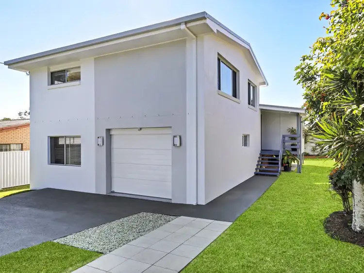 1/2 Glenray Ave, Caloundra QLD 4551