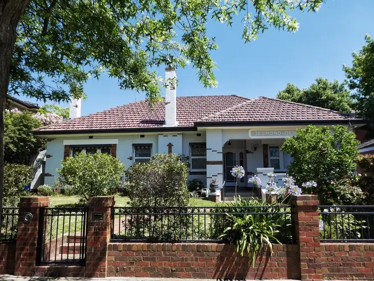 16 Howard Street,, Glen Iris VIC 3146