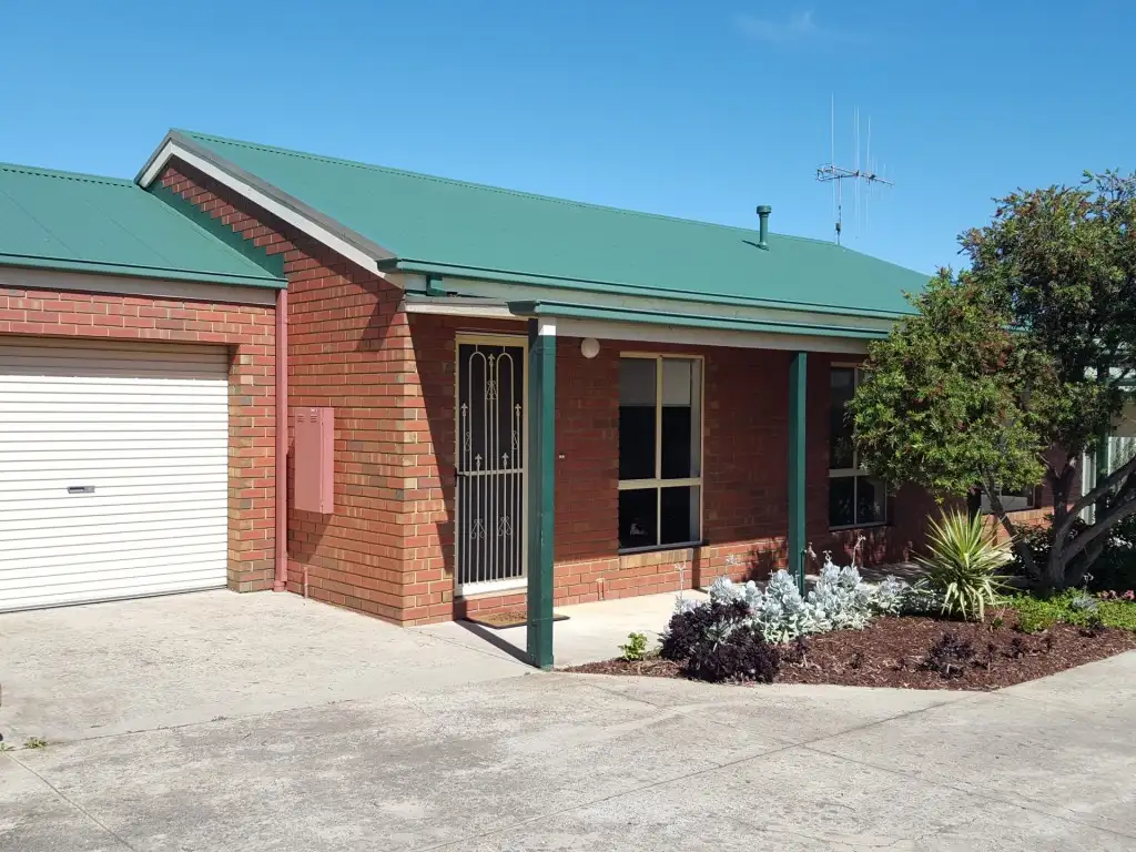 Main view of Homely unit listing, 2/75 Symonds Street, Golden Square VIC 3555