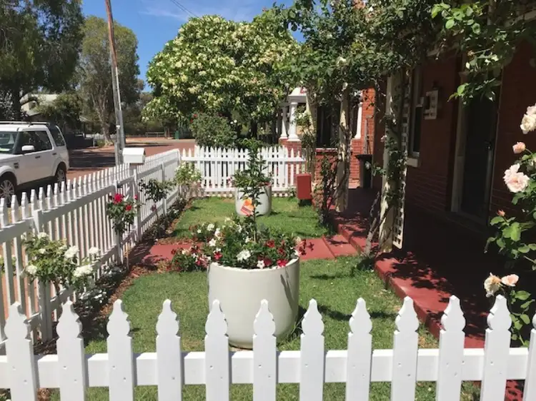 5 Station St, Guildford WA 6055