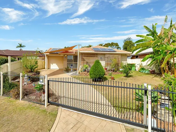 3 Mooloolah Court, Hillcrest QLD 4118