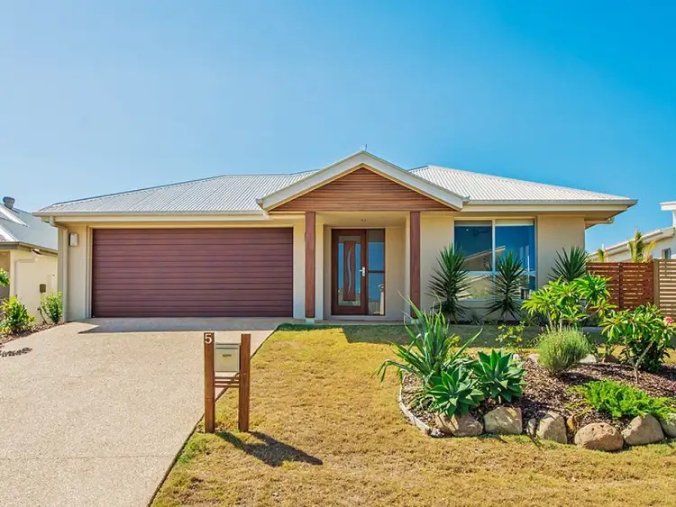 5 Goldenbell Place, Peregian Springs QLD 4573