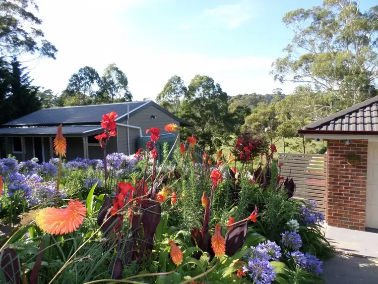 6 Lorna Close, Bundanoon NSW 2578