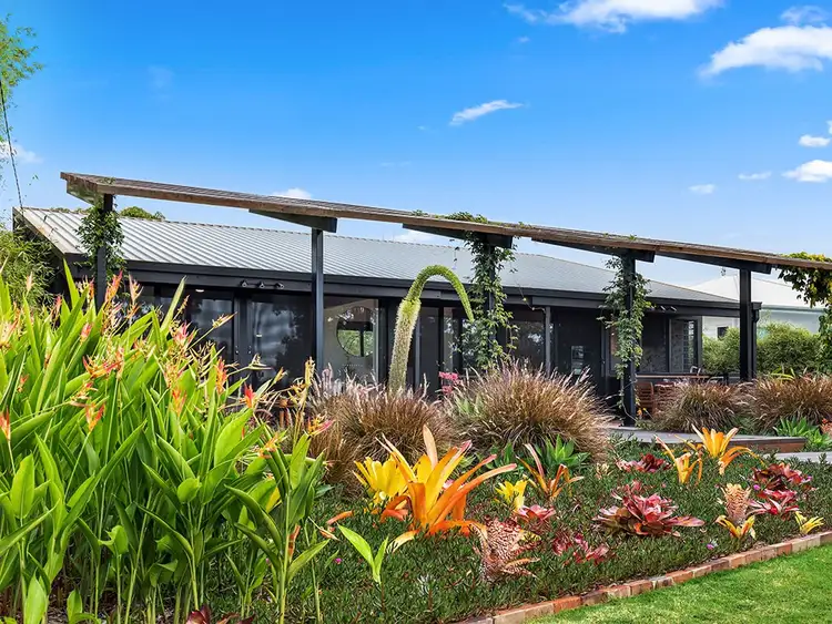 50 Esplanade, Point Vernon QLD 4655