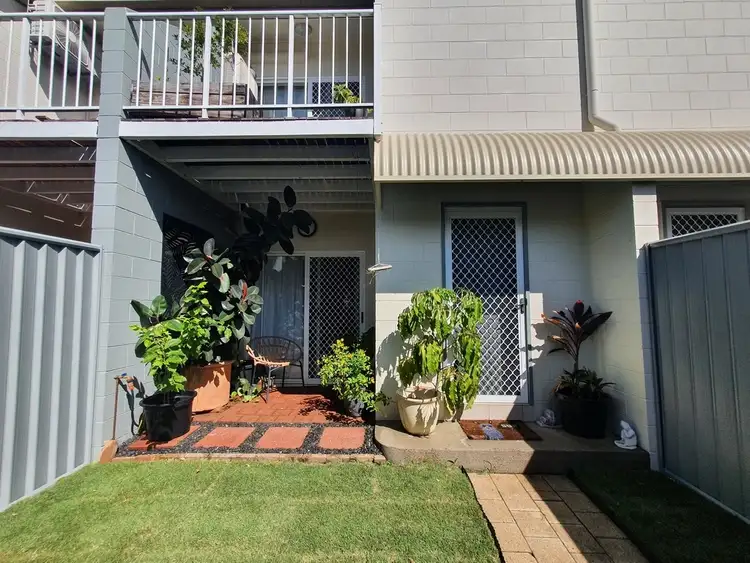2/25-27 Fairweather Street, Yorkeys Knob QLD 4878