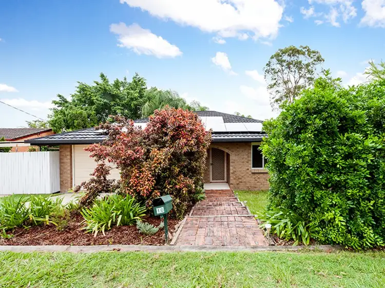 10 Illoura Street, Petrie QLD 4502