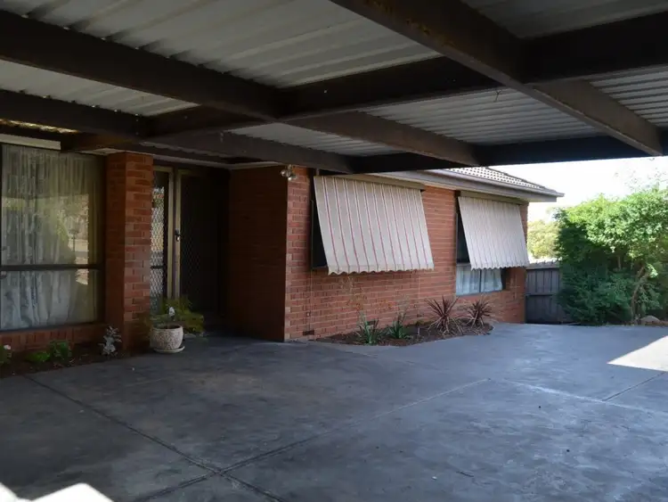 Second view of Homely house listing, 31 Kingsley Drive, Sunbury VIC 3429