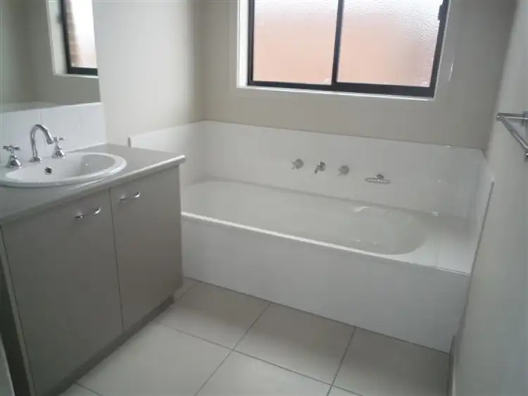 18 Stella Drive, Delacombe VIC 3356