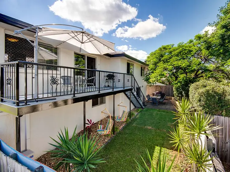 1/27 Denman Street, Greenslopes QLD 4120
