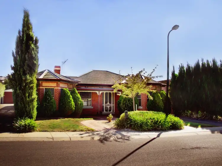 14 Peace Street, Kangaroo Flat VIC 3555