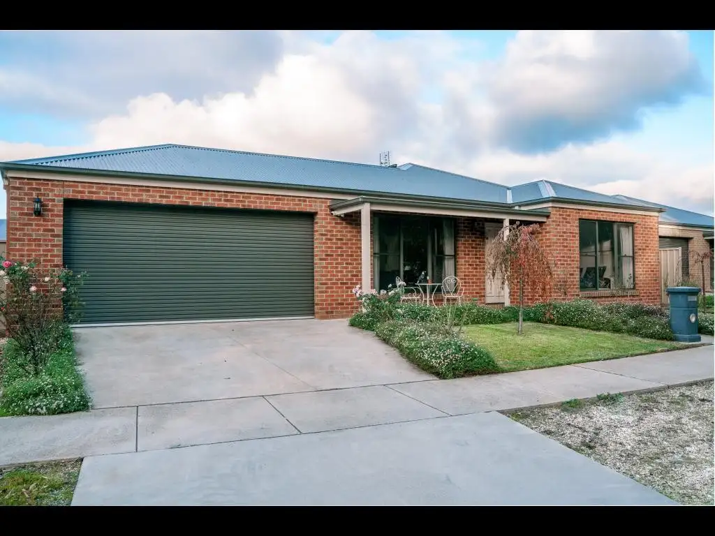 Main view of Homely house listing, 3 Blue Wren Boulevard, Kangaroo Flat VIC 3555