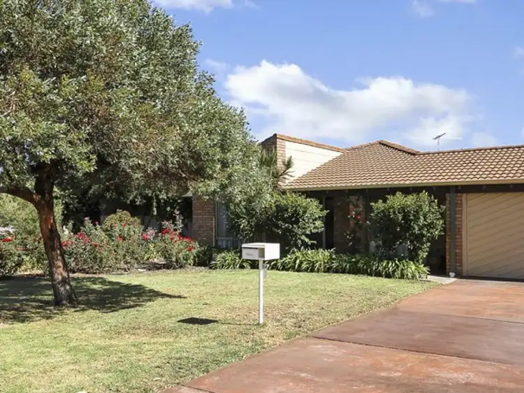 5a Lenham Way, Marangaroo WA 6064