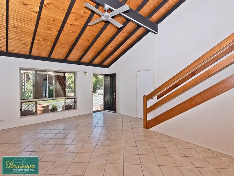 2/9 Leslie Street, Arana Hills QLD 4054