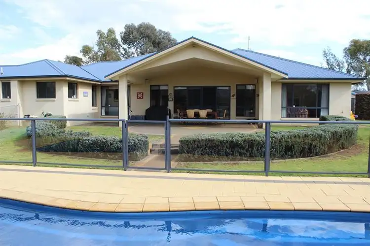 7 Chanara Cres, Dubbo NSW 2830