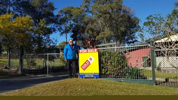 6 Yallambee St, Coomba Park NSW 2428