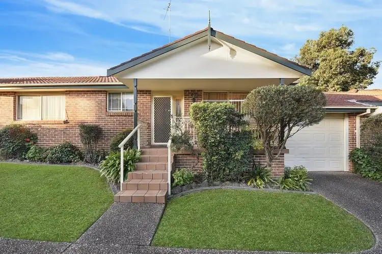 3/4 Wattle St, Peakhurst NSW 2210