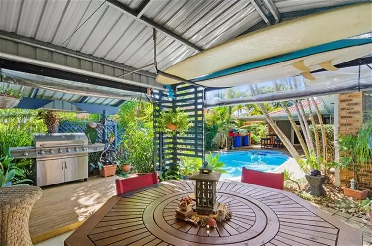 2 Betony Ct, Elanora QLD 4221