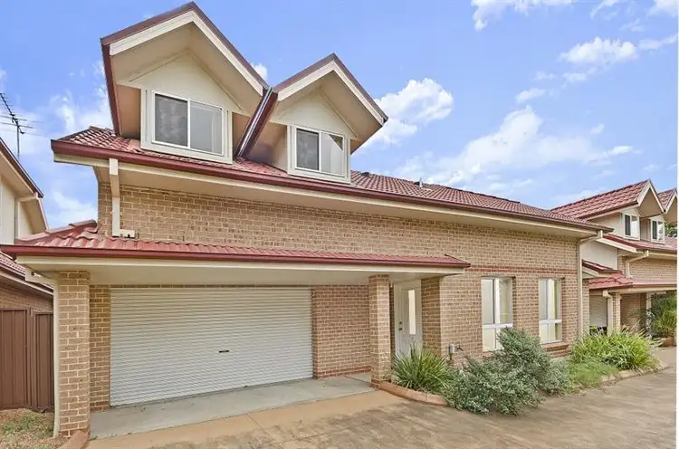 2/69 Adelaide St, Oxley Park NSW 2760