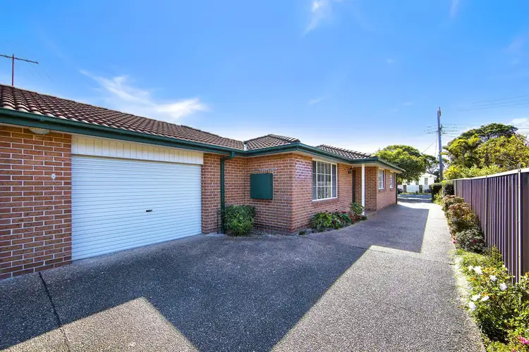 Main view of Homely villa listing, 1/174 West Street, Umina Beach NSW 2257
