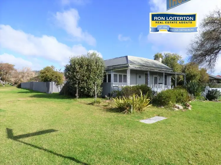 8 Cowcumbla Street, Cootamundra NSW 2590