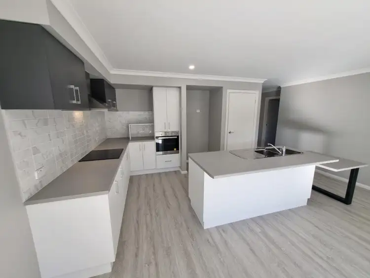 Fourth view of Homely unit listing, 1/585 Prune Street, Lavington NSW 2641