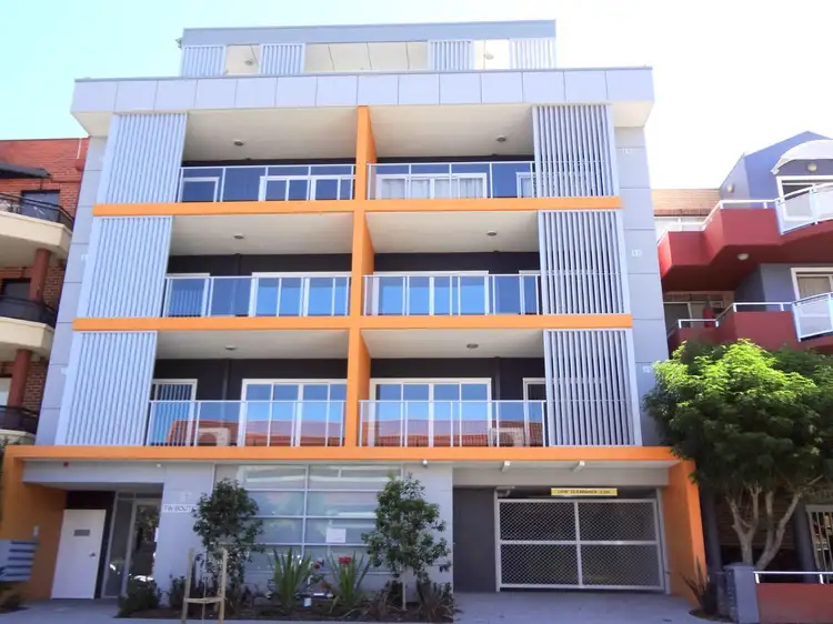 67 Bathurst  Street