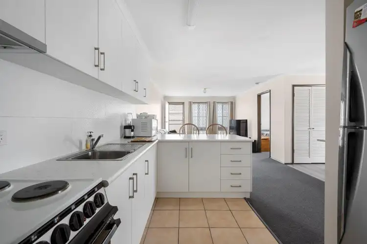 Sixth view of Homely flat listing, 5/405 Griffith Road, Lavington NSW 2641