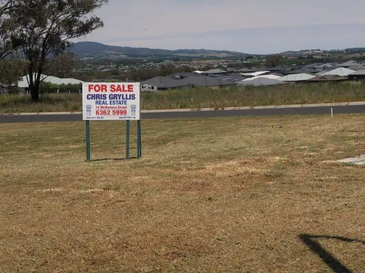 18 Platinum Parade, Orange NSW 2800