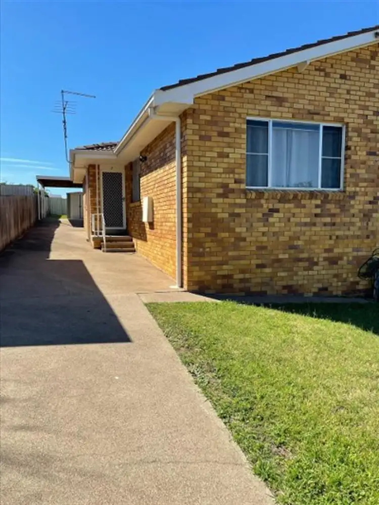 Main view of Homely unit listing, 2/11 Yarmouth Parade, Tamworth NSW 2340