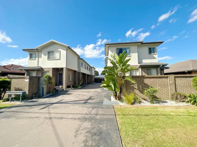 3/6 Market Street, Moorebank NSW 2170