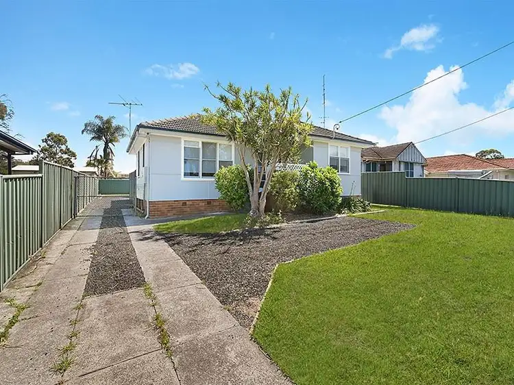 Second view of Homely house listing, 11 Cassia Crescent, Gateshead NSW 2290