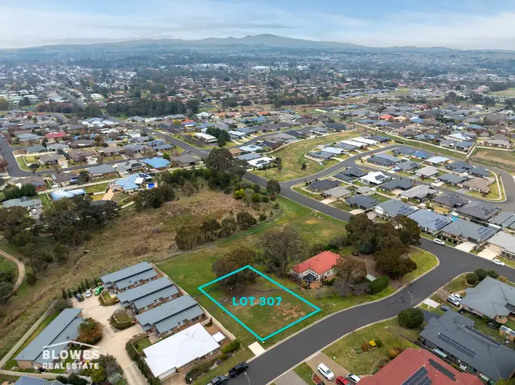 102 Kearneys Drive, Orange NSW 2800