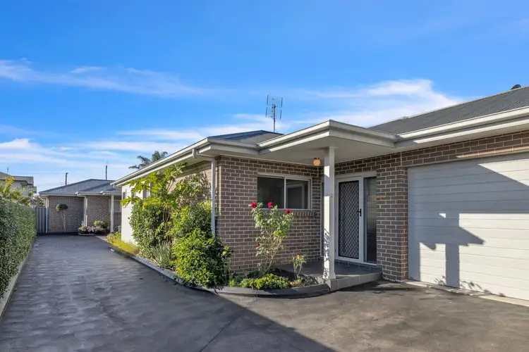 2/13 Waratah Avenue, Woy Woy NSW 2256