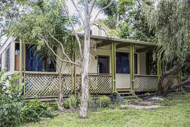 6 Oak Close, Sandy Beach NSW 2456