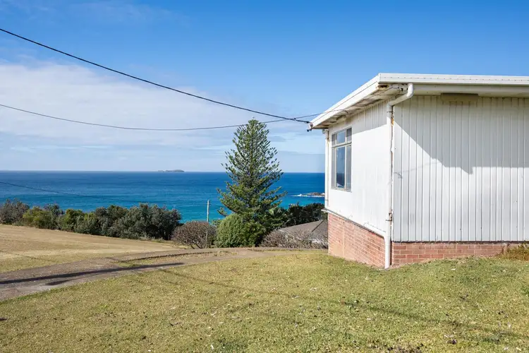 14 Signal Street, Emerald Beach NSW 2456