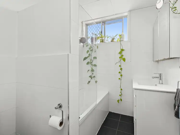 Fifth view of Homely house listing, 1/8 Harvard Close, Jesmond NSW 2299