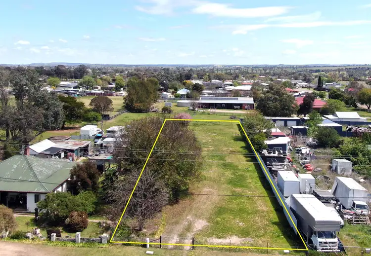 77 Long Street, Boorowa NSW 2586
