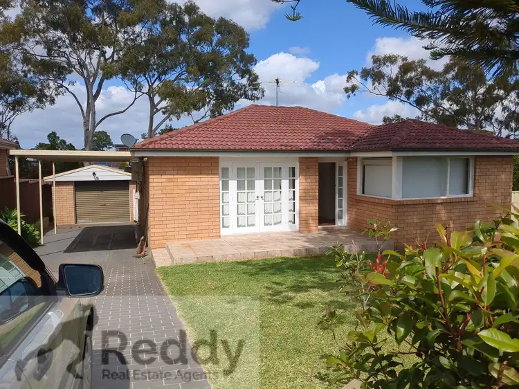 31 Manooka Crescent, Bradbury NSW 2560