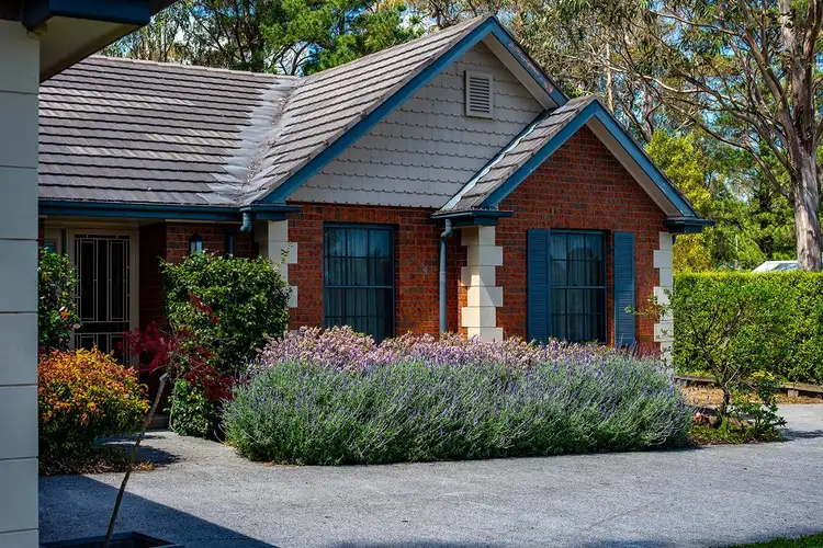 17 Larkin Close