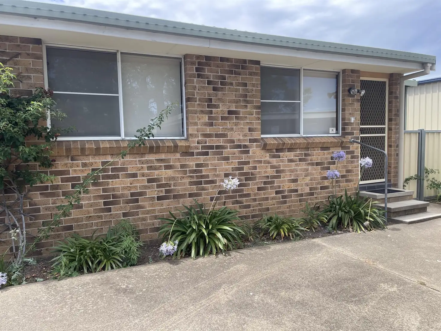 Main view of Homely semi-detached listing, 2/13 Alice Street, Tamworth NSW 2340