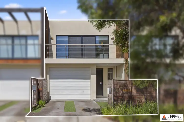 28 Lakeside Crescent, Keilor East VIC 3033