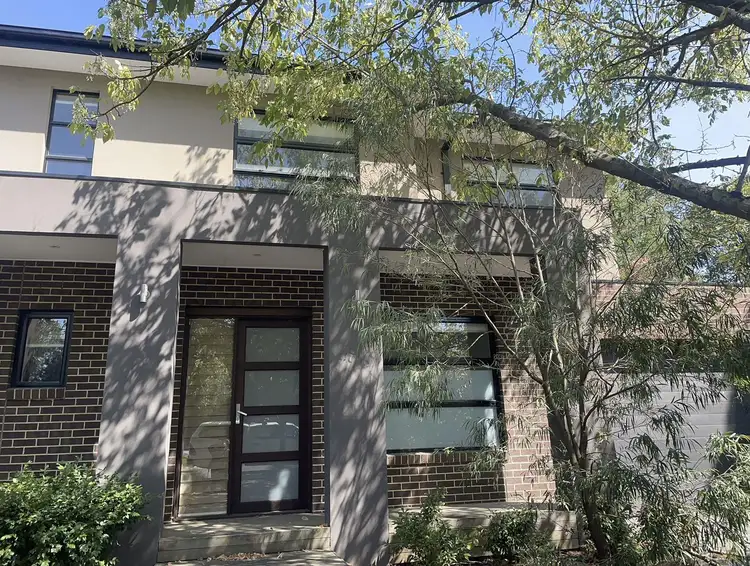 Main view of Homely townhouse listing, 1/32 Mccomas Grove, Burwood VIC 3125