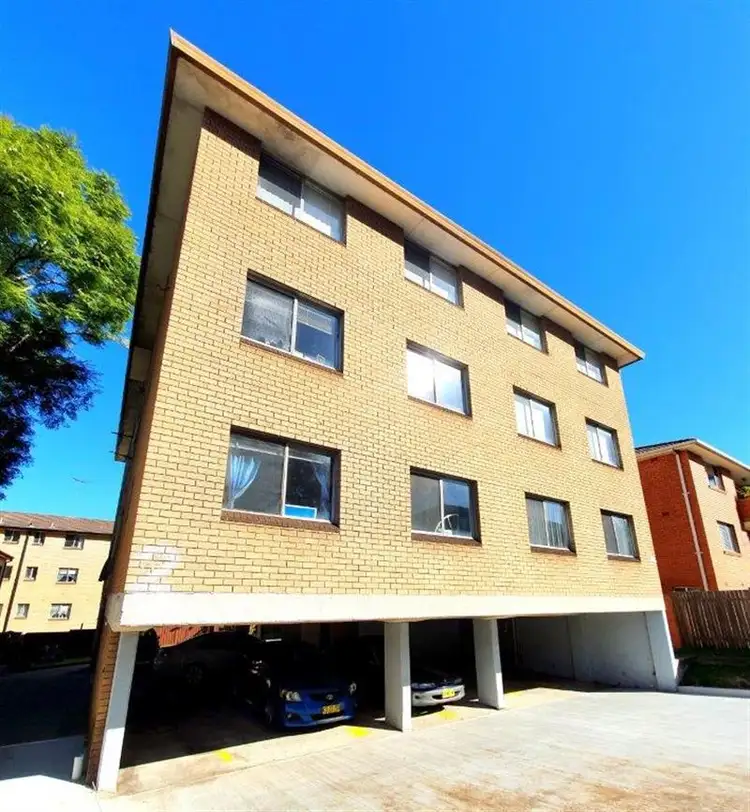 8/2 Olive Street, Liverpool NSW 2170