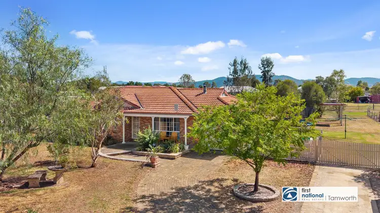 4 Robertson Place, Tamworth NSW 2340